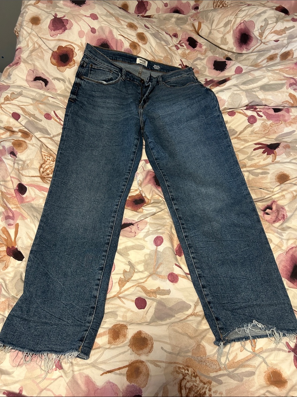 Kensie Dark Blue Straight-Leg Jeans with Raw Hem